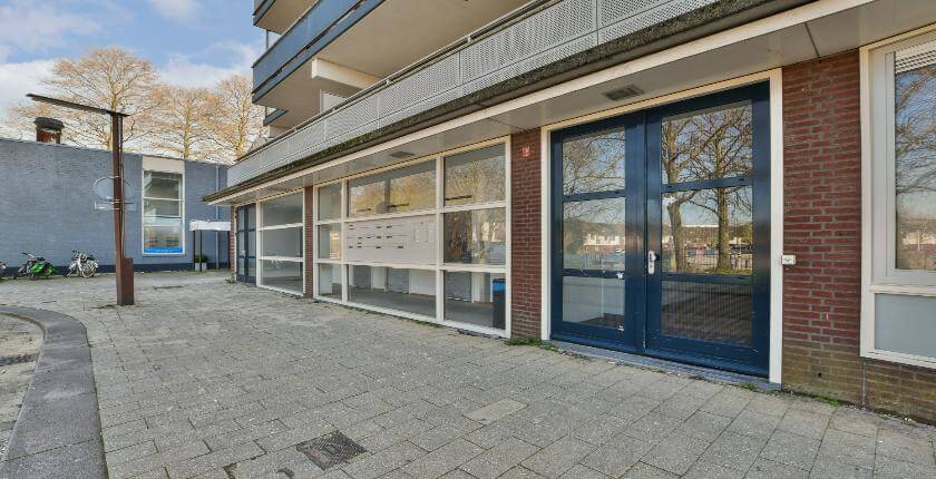 Modern Shopfront in Nottinghamshire